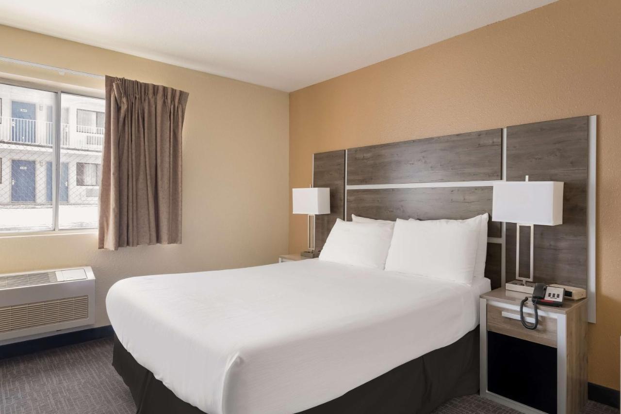 Surestay Hotel By Best Western Wells Exterior foto